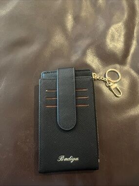 (NWOT) Badiya Black Textured Card Wallet with Keychain